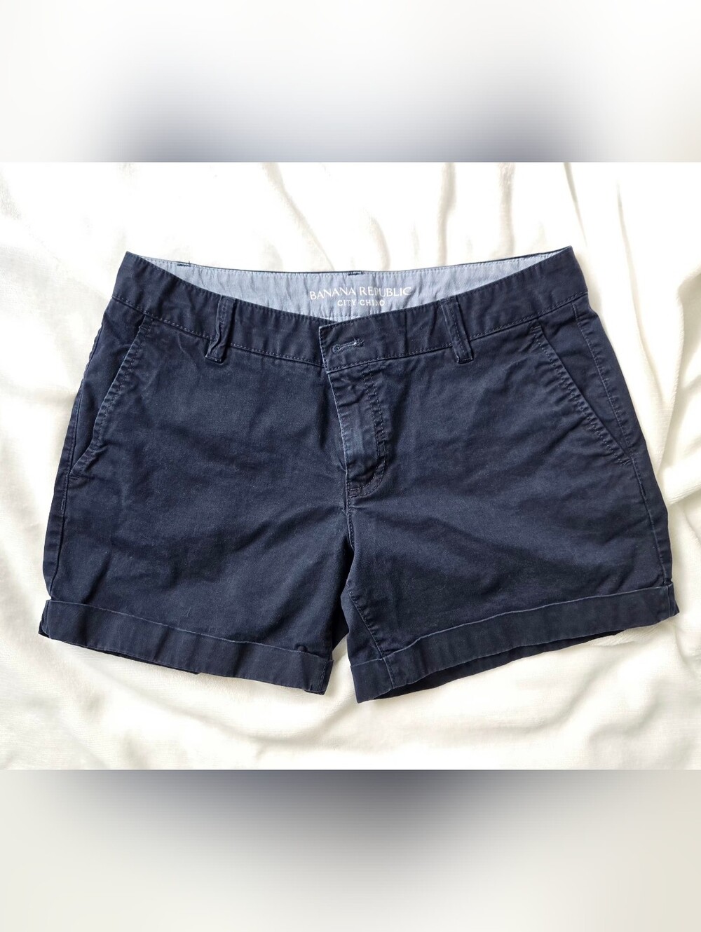 Banana Republic City Chino Shorts Navy Blue Cuffed Low Rise Women's Size 2